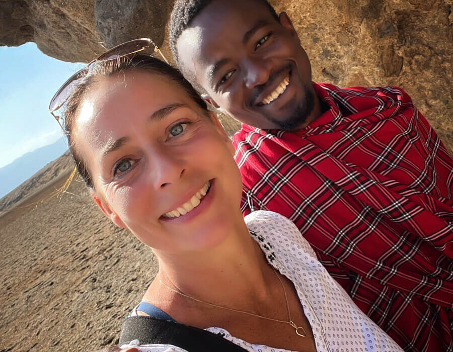 Massai Tourguide Baraka und Ulrike Nehls am Lake Natron